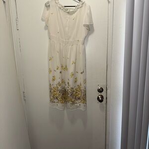 TeX by Max Azria Cream Ruffled Blouse Top